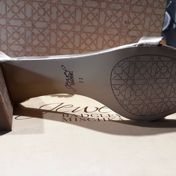 NIB Badgley Mischka Jewel shows. Size 11 - Picture 6 of 11